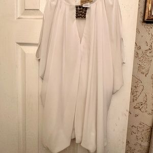 A beautifully designed, feminine chiffon sheer top XL